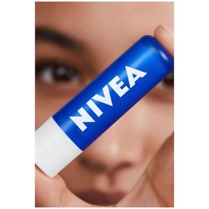 NİVEA DUDAK KREMİ KURU VE ÇATLAMIŞ 4,8 GR-