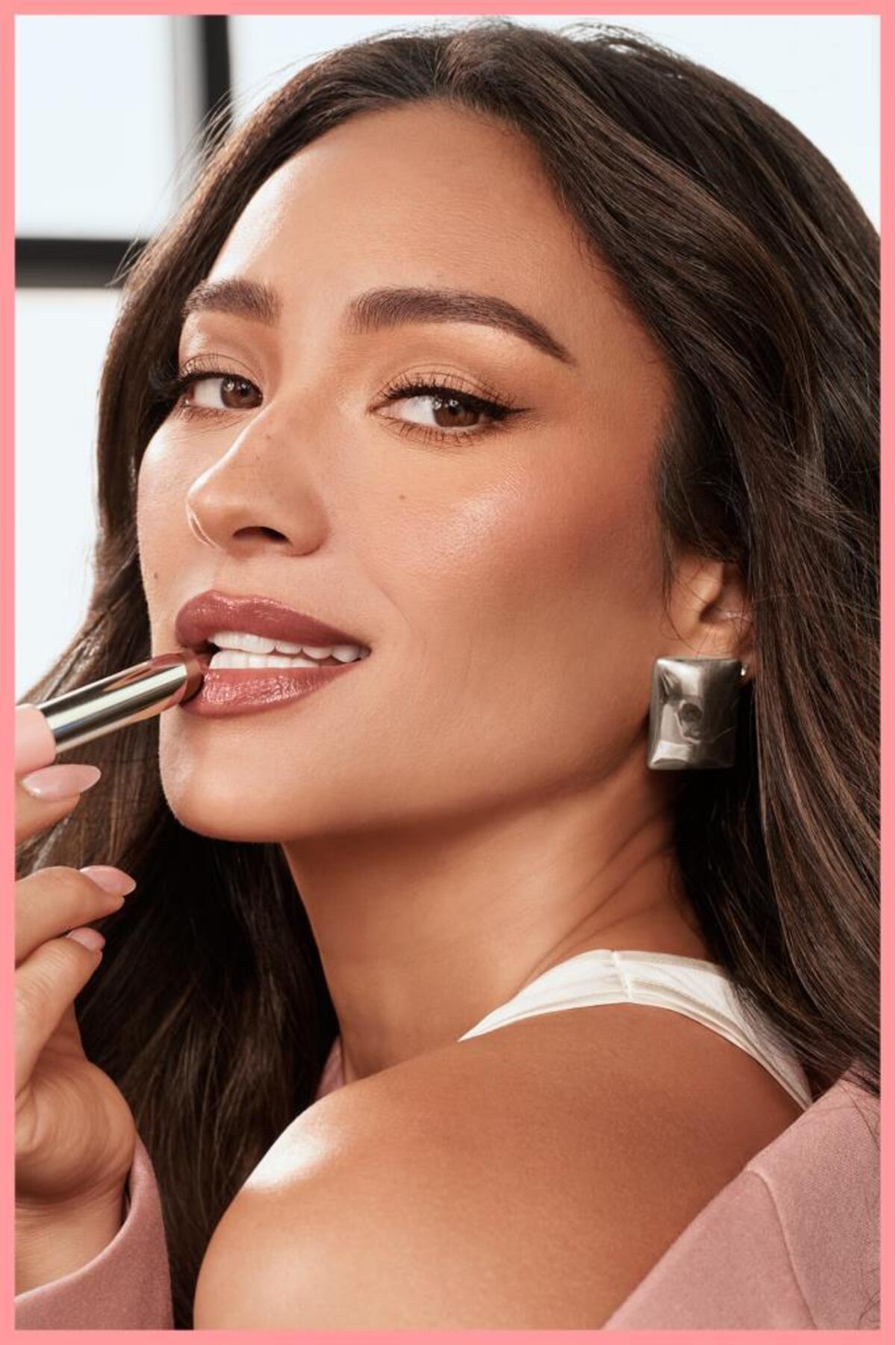 Maybelline New York Lifter Glaze Shea Yağı ve Hyalüronik Asit içeren Renkli Dudak Balmı - 08 Acai Glaze-